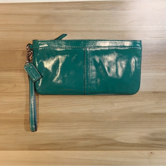 Coach Handbags - Coach Clutch